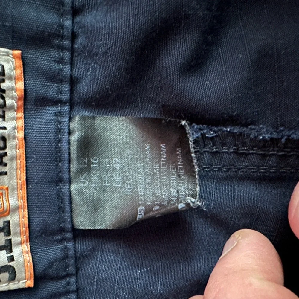 Men's Black Cargo Pants - Picture 4 of 10